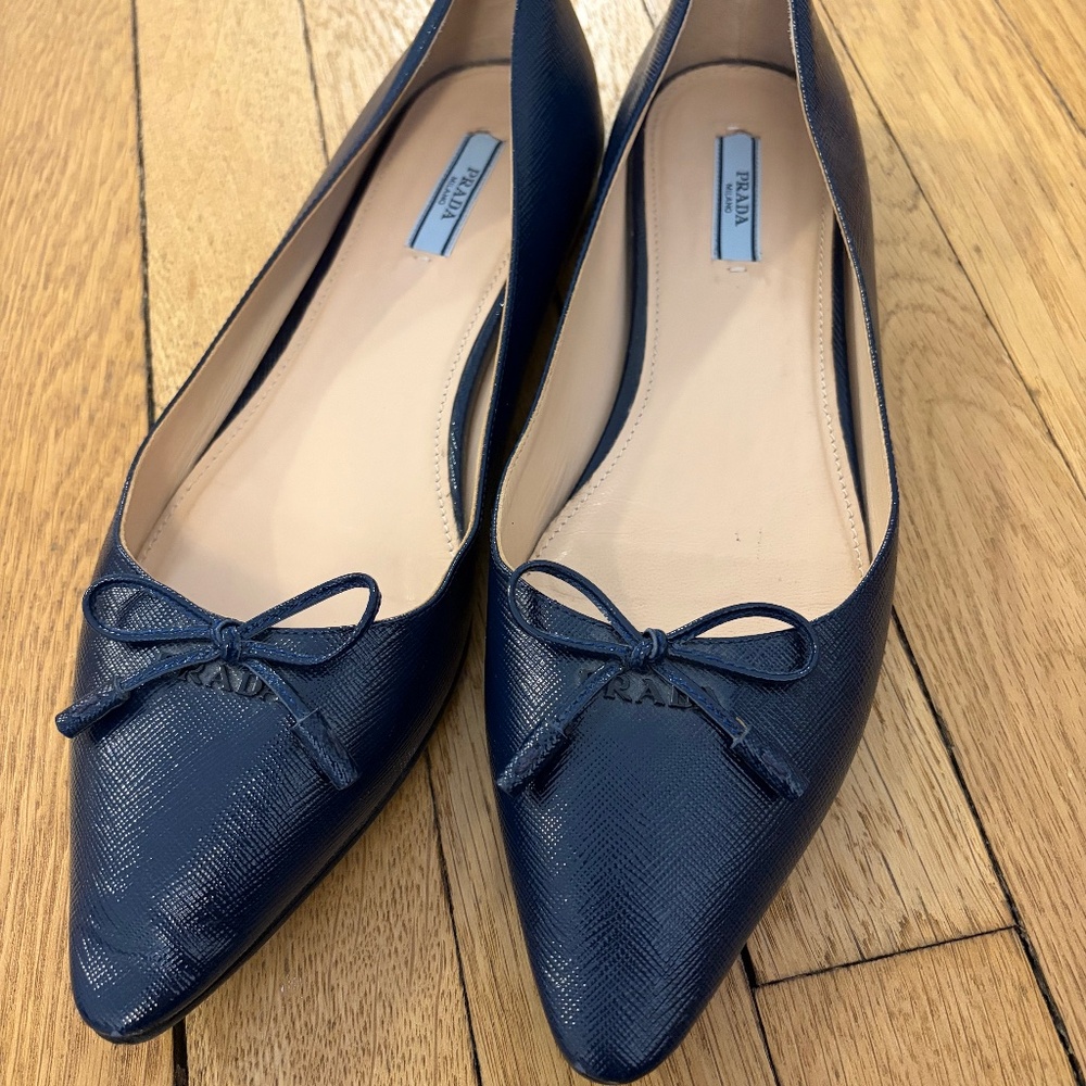 Prada flat - image 1